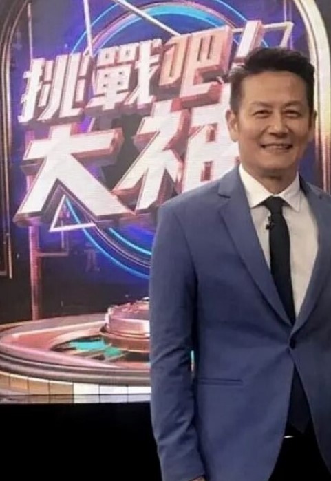 性爱那点事按摩店勾搭两个骚女技师玩双飞黑丝制服诱惑淫声荡语 - 91看片网