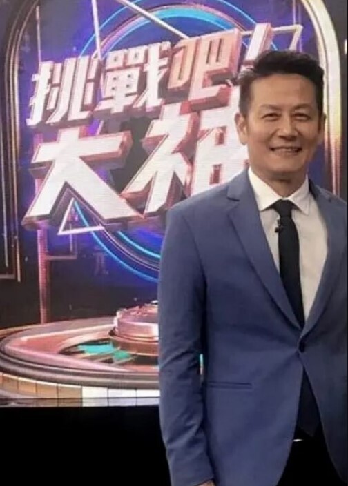 【反差少妇】高颜值美少妇瑶瑶和老外大屌男友吃饱回房间大干一场！ - 91看片网